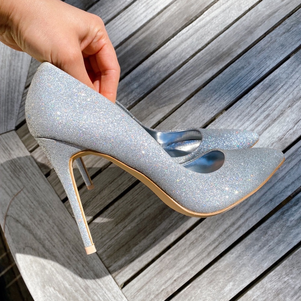 💎 SILVER SHIMMER RHINESTONE POINTED TOE HEELS! - Picture 3 of 15